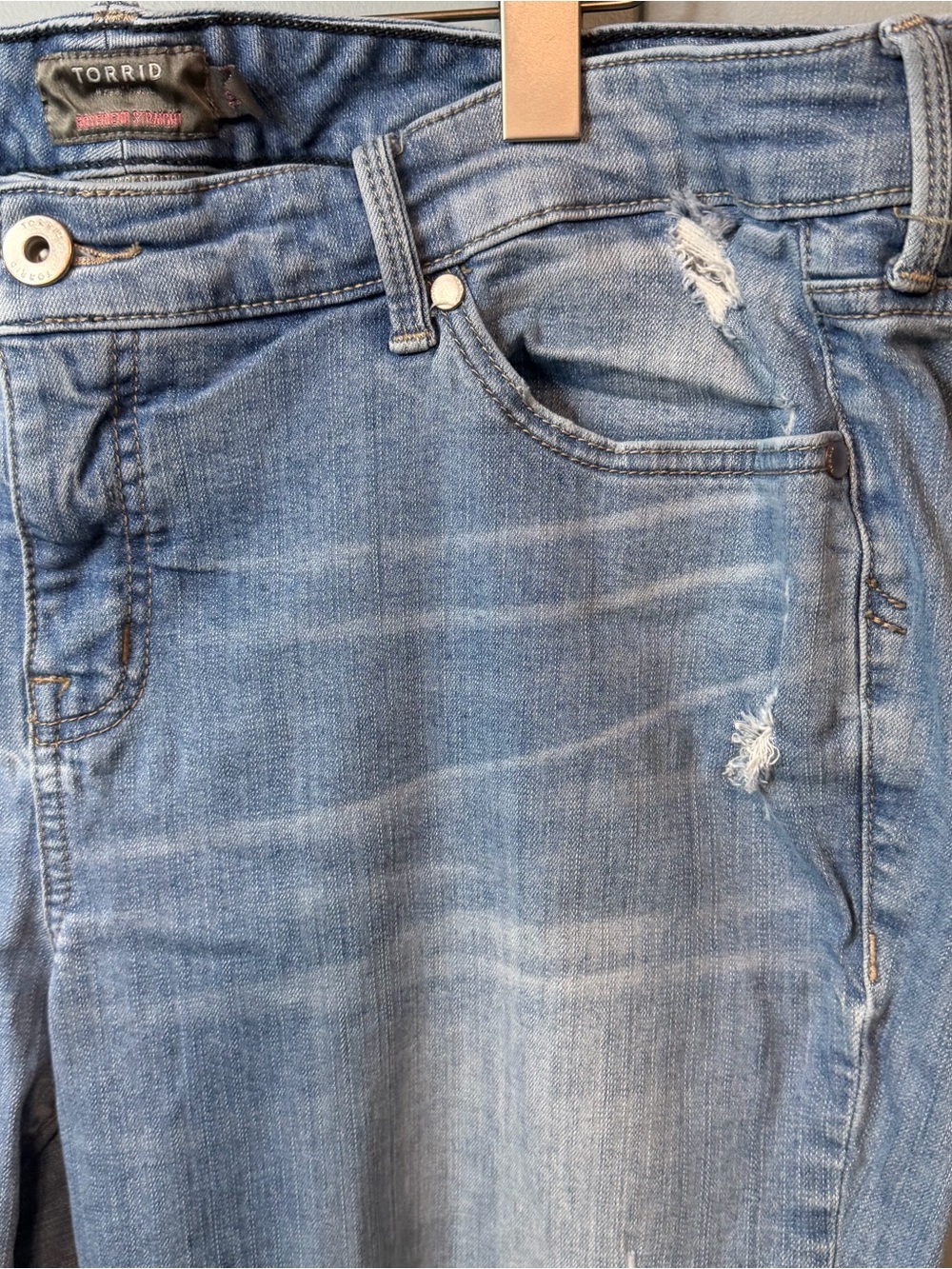 Torrid Vintage Stretch Boyfriend Straight Distressed Light Wash Jeans Size 18R - Picture 7 of 16